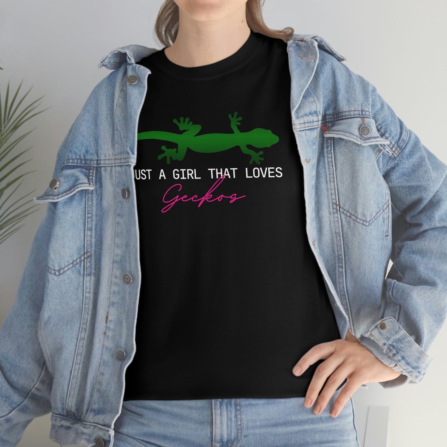 Just a Girl That Loves Geckos Heavy Cotton Tee