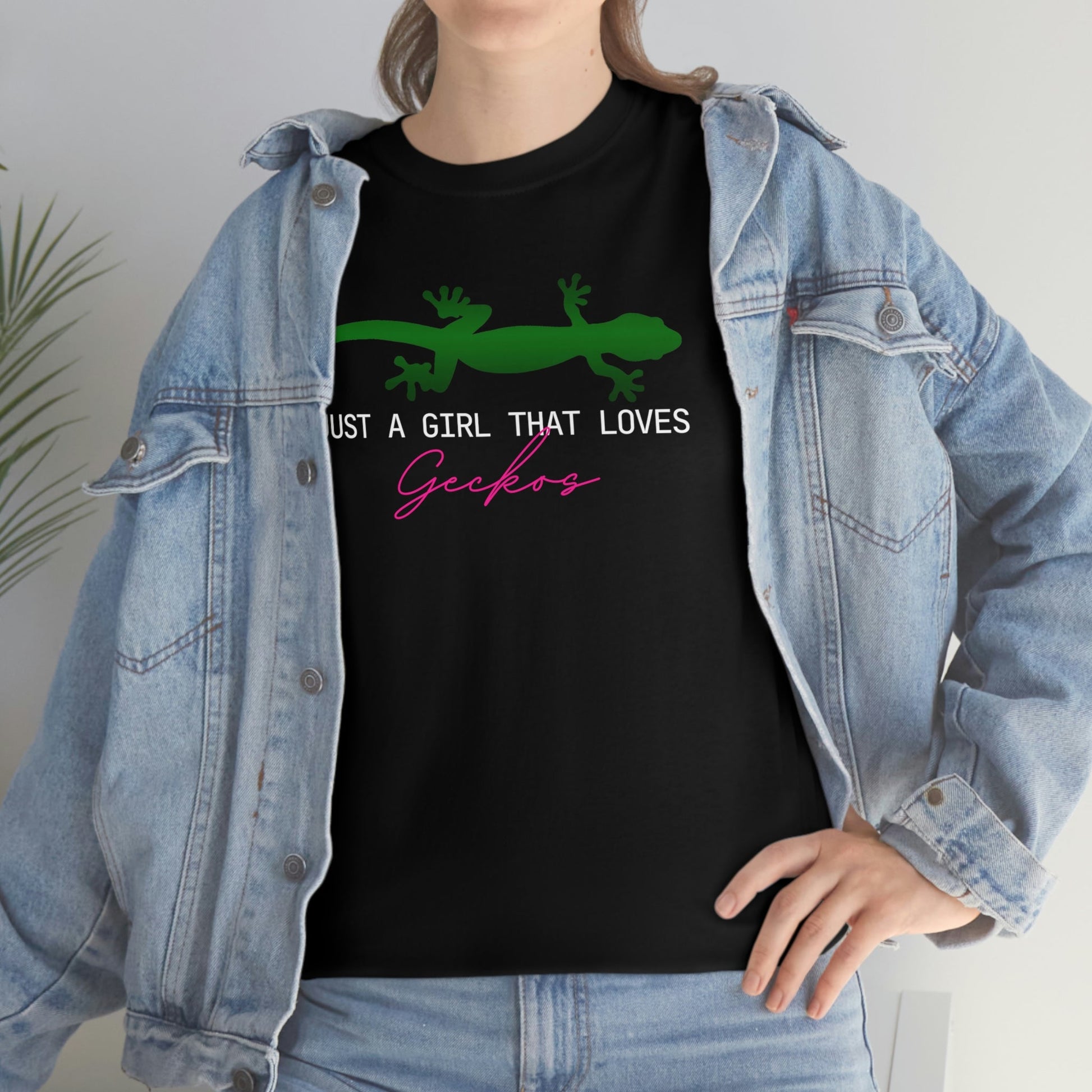 Just a Girl That Loves Geckos Heavy Cotton Tee