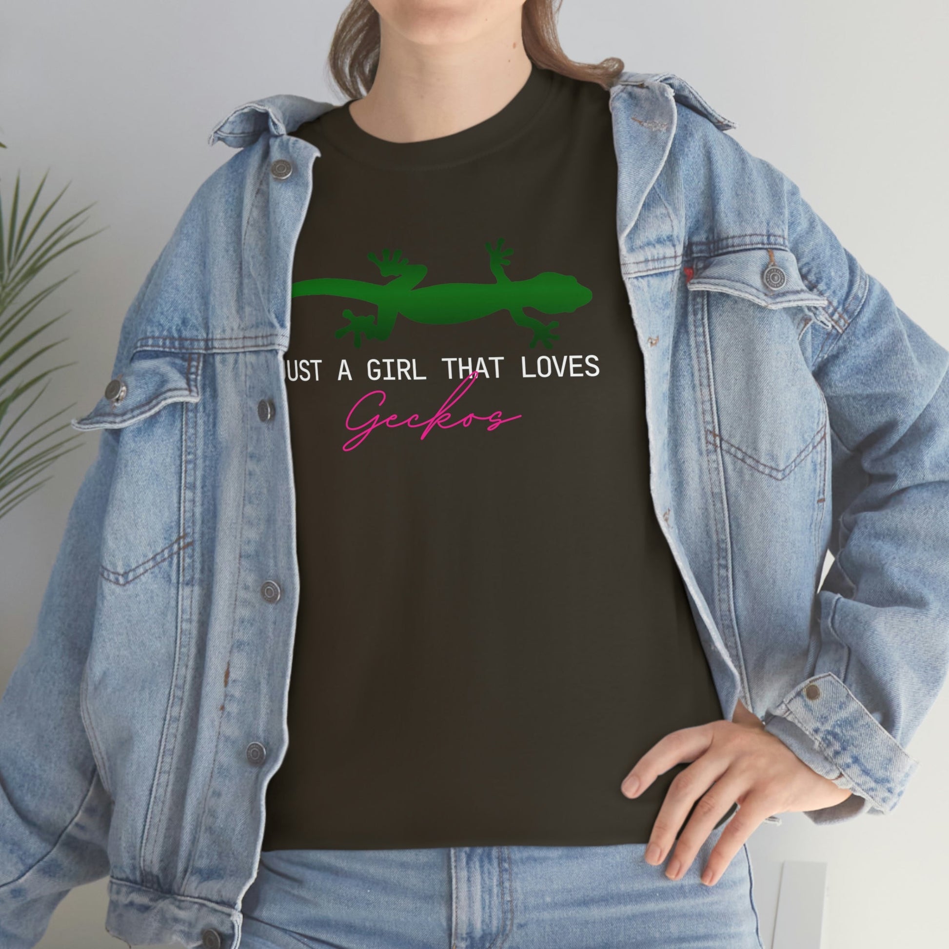 Just a Girl That Loves Geckos Heavy Cotton Tee