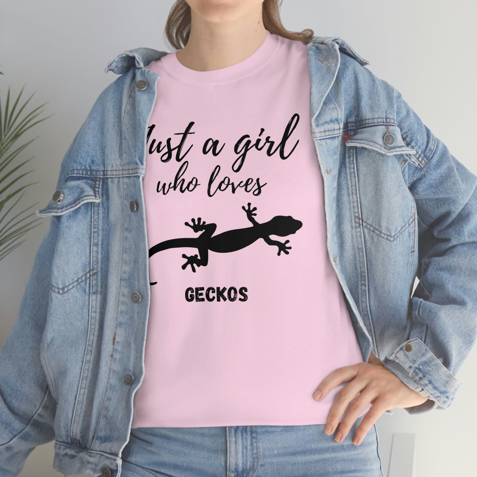 Just a Girl Who Loves Geckos Heavy Cotton Tee, gecko gift gecko shirt, gecko t-shirt, pet gecko, gecko owner, gecko product, gecko lover,
