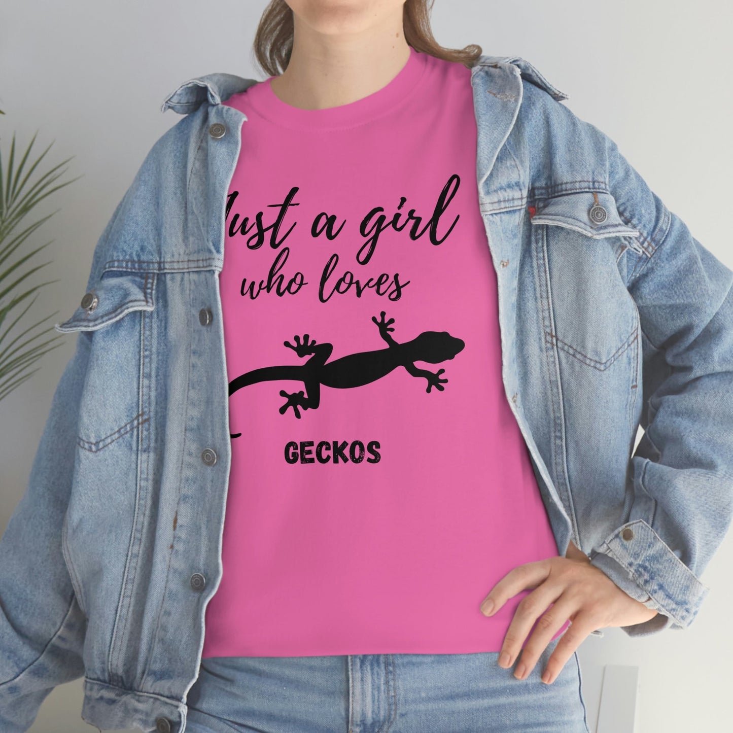 Just a Girl Who Loves Geckos Heavy Cotton Tee, gecko gift gecko shirt, gecko t-shirt, pet gecko, gecko owner, gecko product, gecko lover,