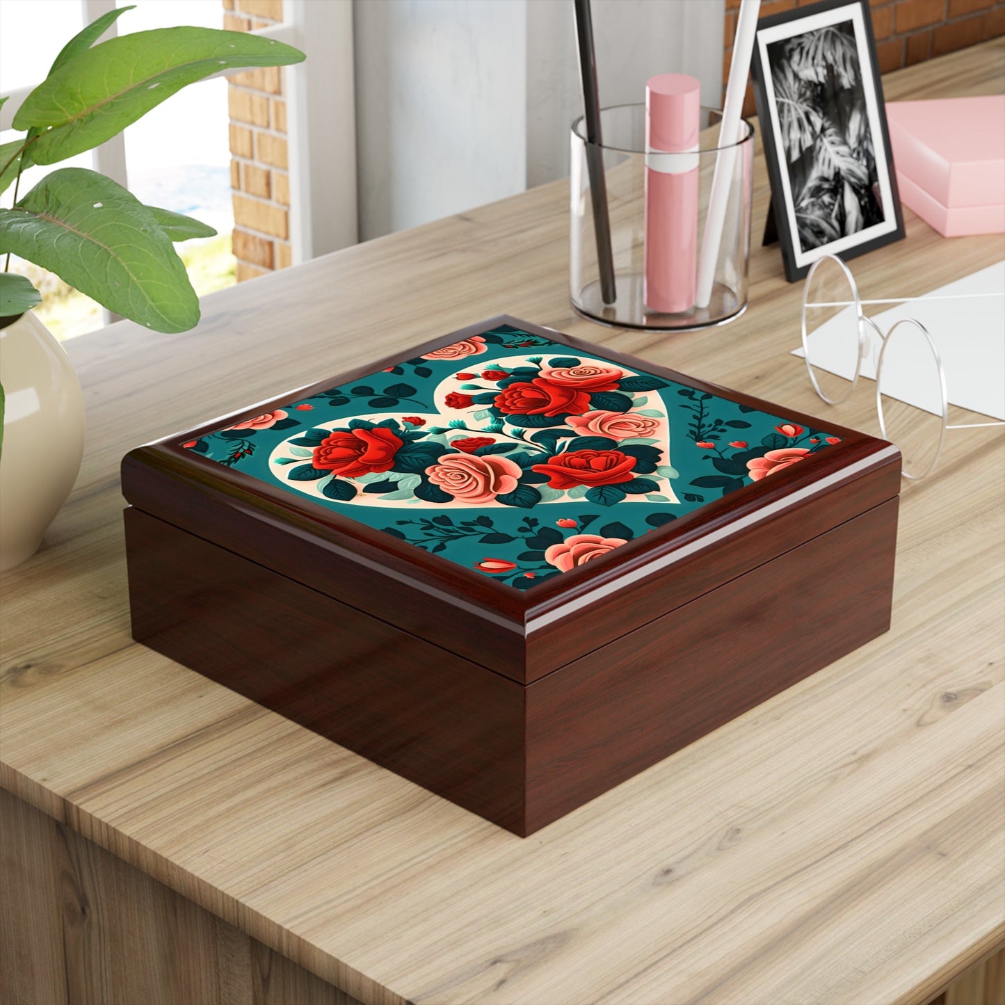 Scandanavian Style Heart and Roses Gift Jewelry Box