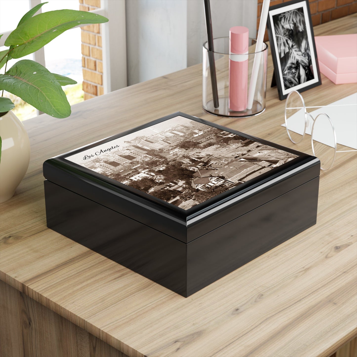 Los Angeles Nostalgia Keepsake Jewelry Box with Ceramic Tile Cover