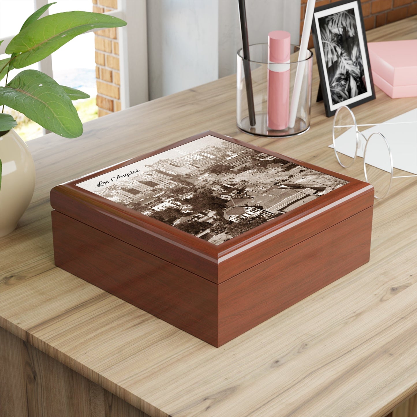 Los Angeles Nostalgia Keepsake Jewelry Box with Ceramic Tile Cover