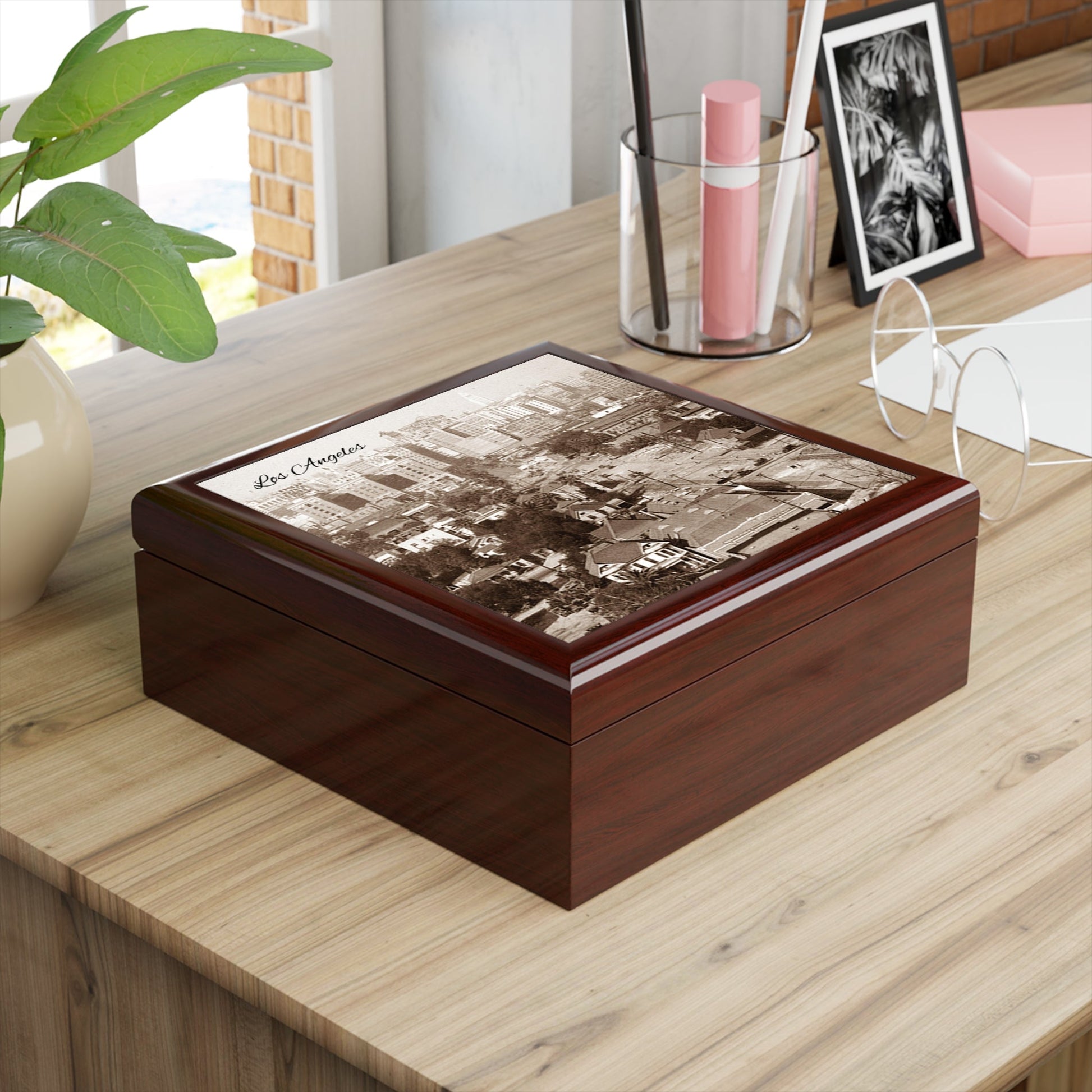 Los Angeles Nostalgia Keepsake Jewelry Box with Ceramic Tile Cover