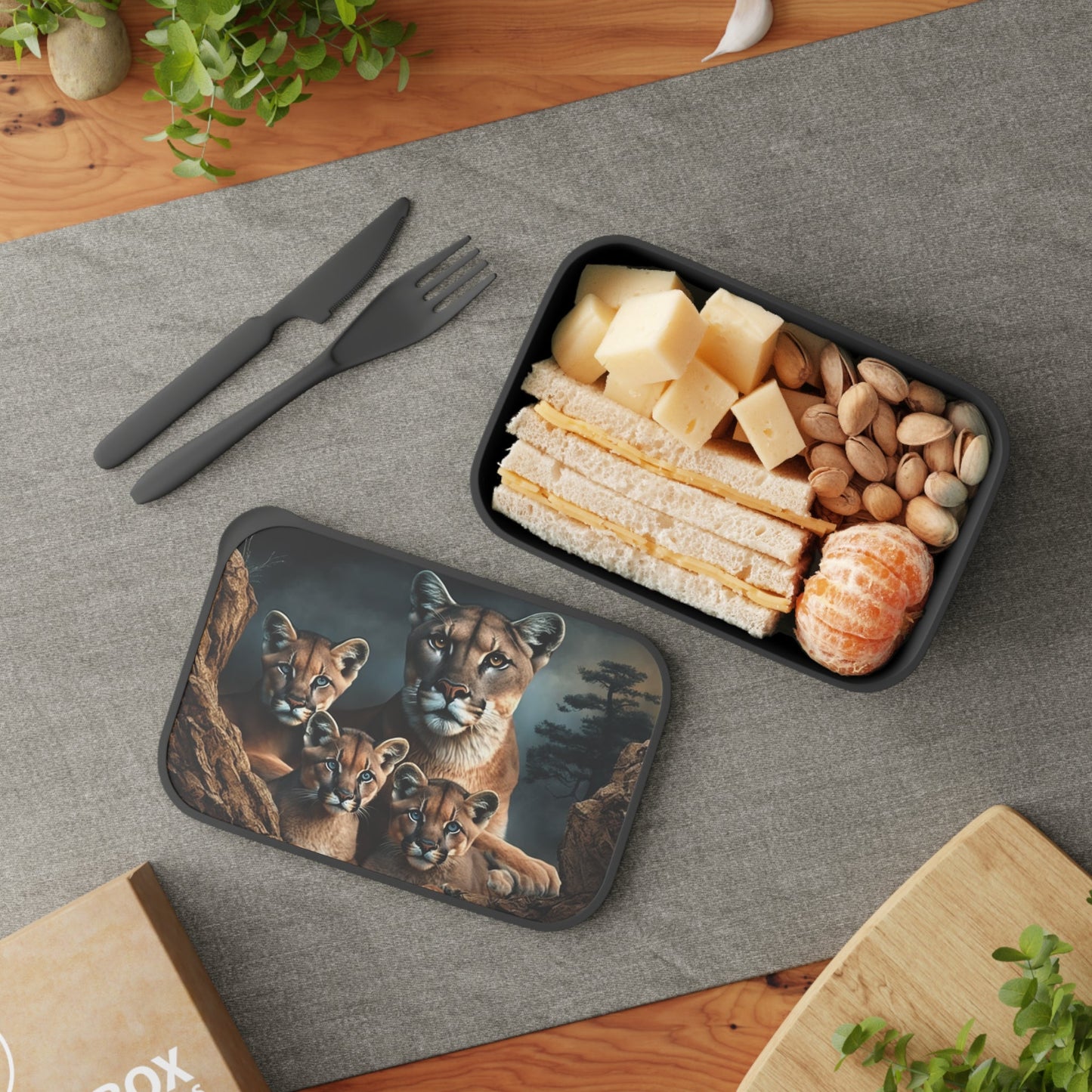 Mountain Lion Mother and Kittens | PLA Bento Box with Band and Utensils