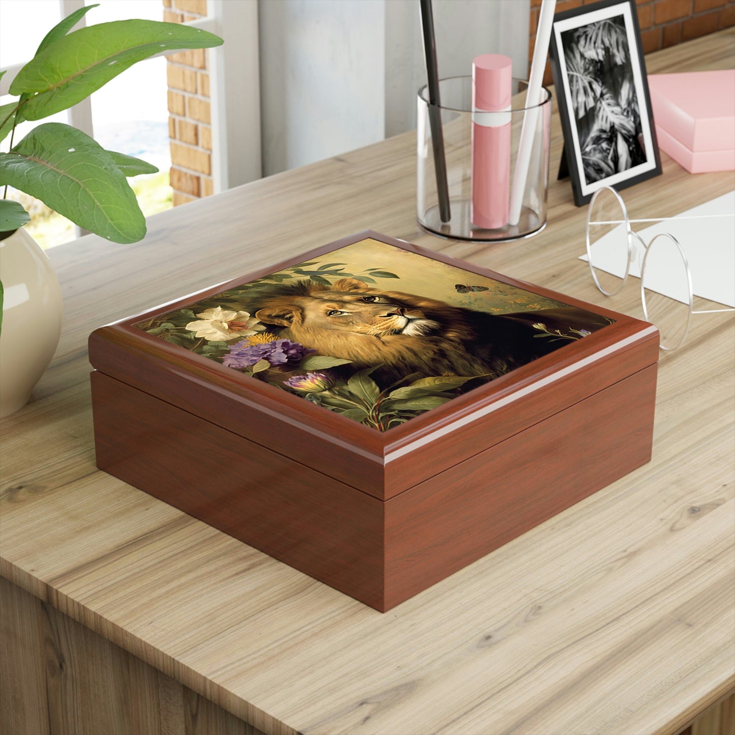 Vintage African Lion Wood Keepsake Jewelry Box with Ceramic Tile Cover